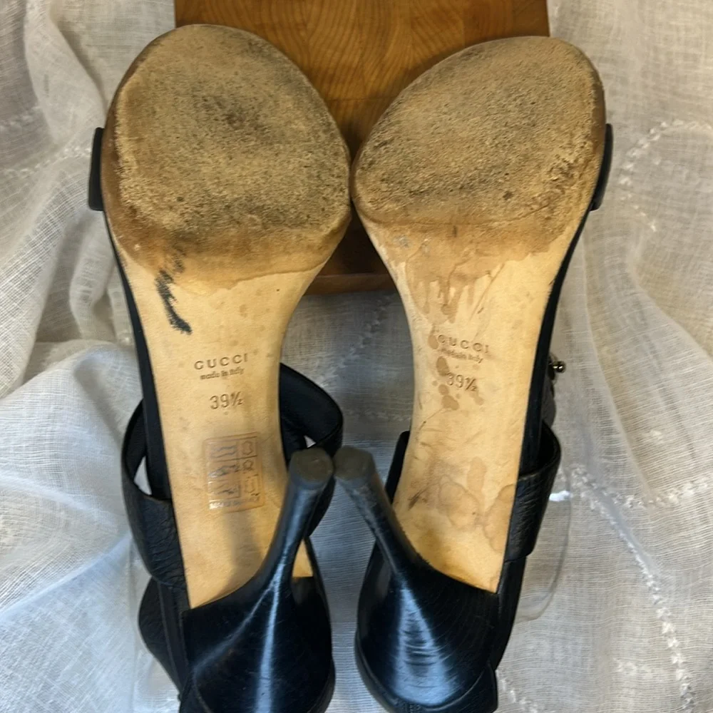 Gucci Elegant Black Stiletto Sandals with buckle - Picture 12 of 16